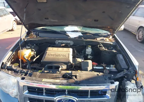 2010 Ford Escape Xlt from USA, damaged, VIN 1FMCU9DG4AKD46051